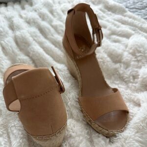 Vince Camuto Beige Wedge Espadrille-7.5